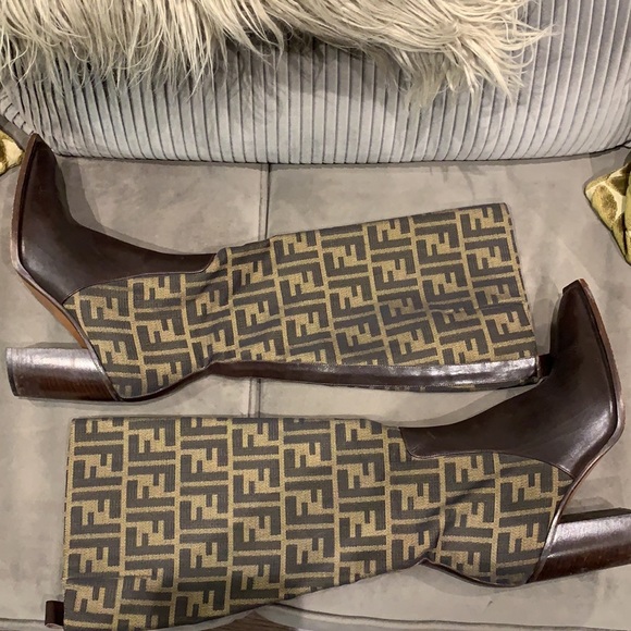 Fendi Zucca Vintage Boots - Picture 12 of 17